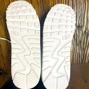 Nike Air Max 90 Futura sneakers in white and pink. Are new never used. 100% new.